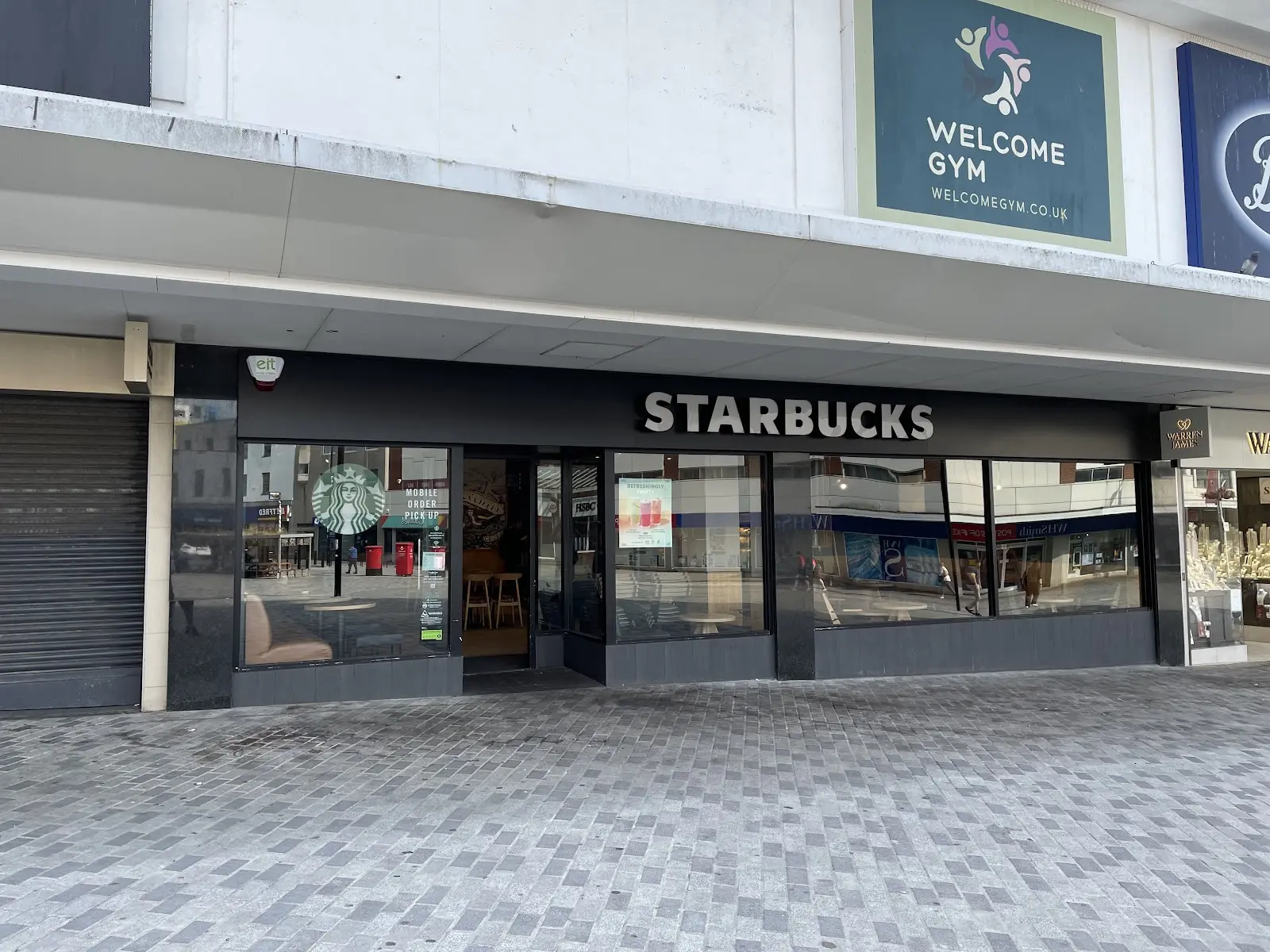 Starbucks ® (Southend)