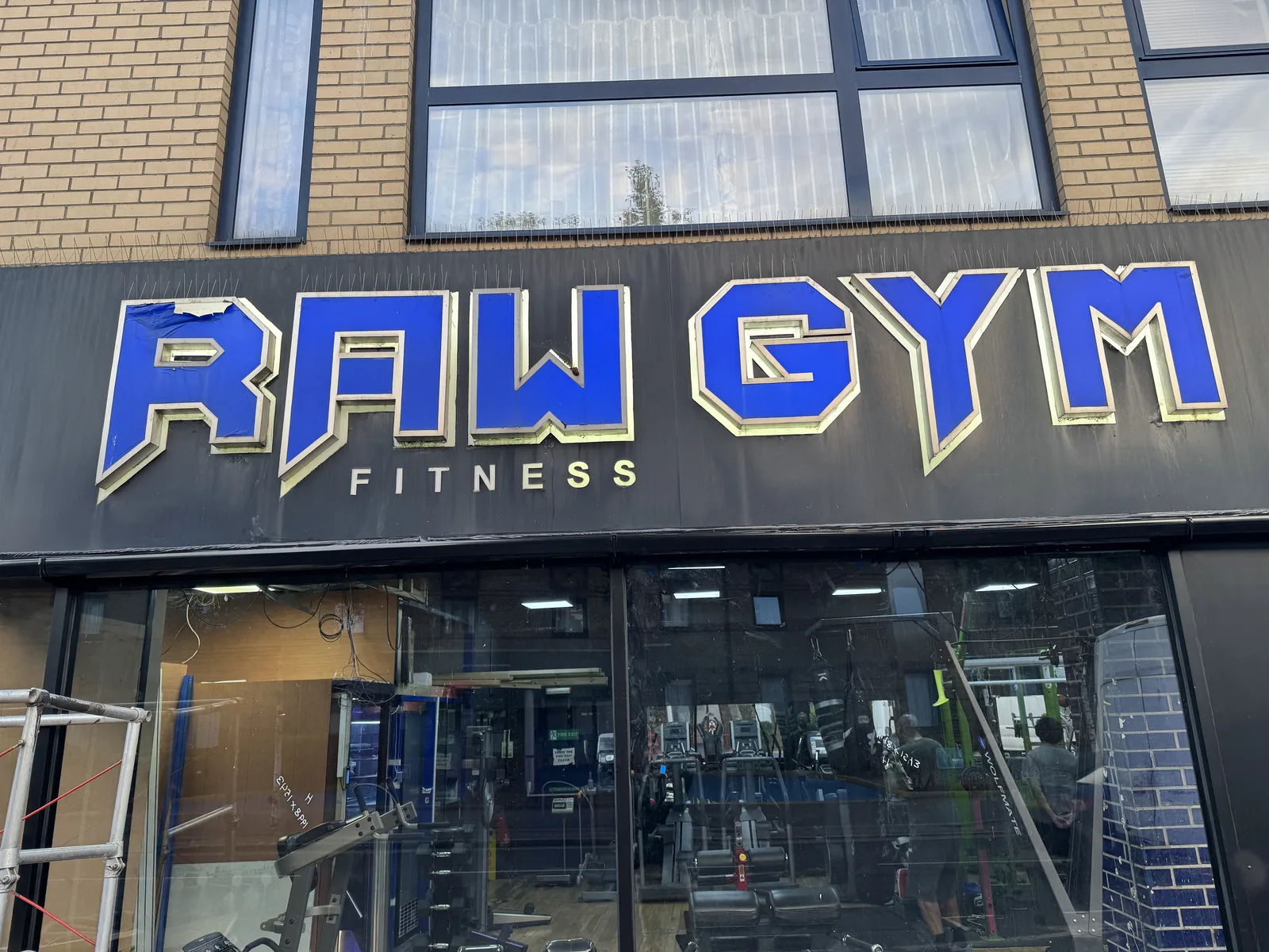Raw Gym & Grill