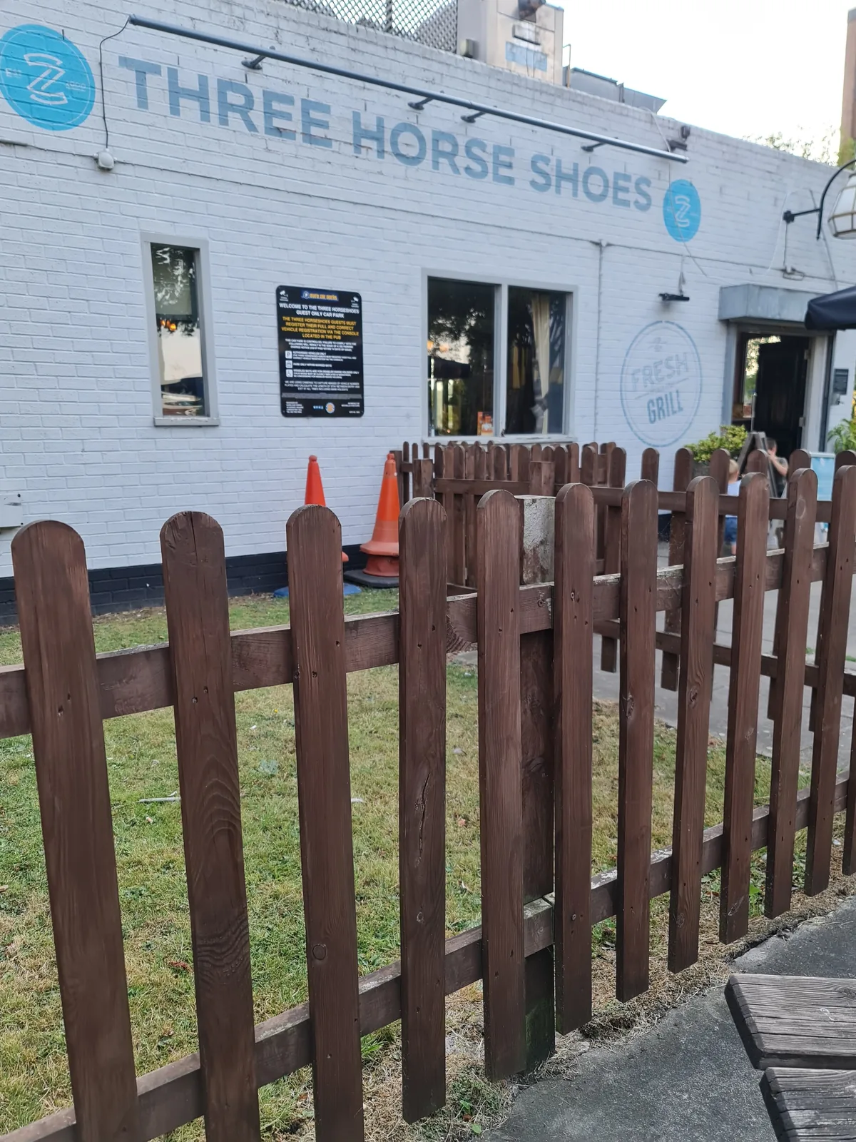 The Three Horseshoes - Sizzling Pubs