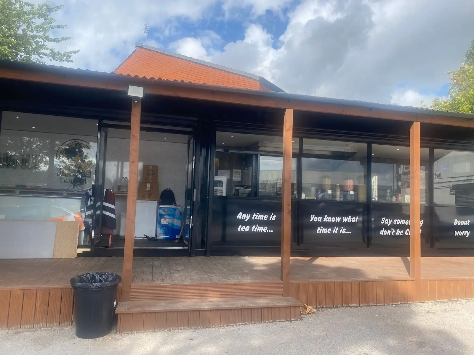 Uncle's Tea Hut