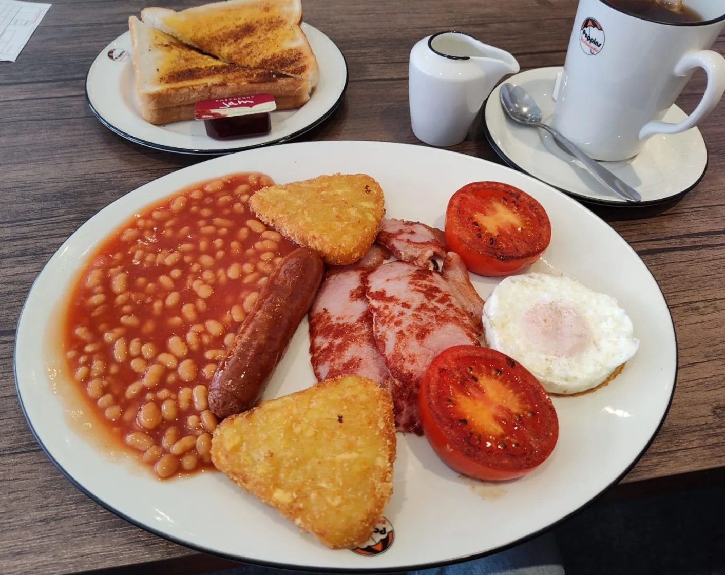 Poppins Restaurant & Cafe