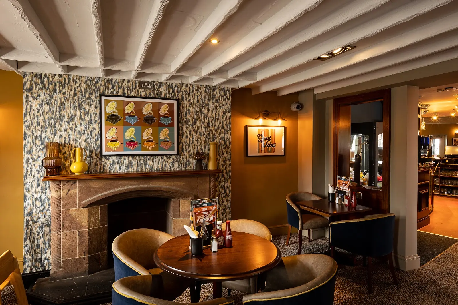 The White House - Sizzling Pubs