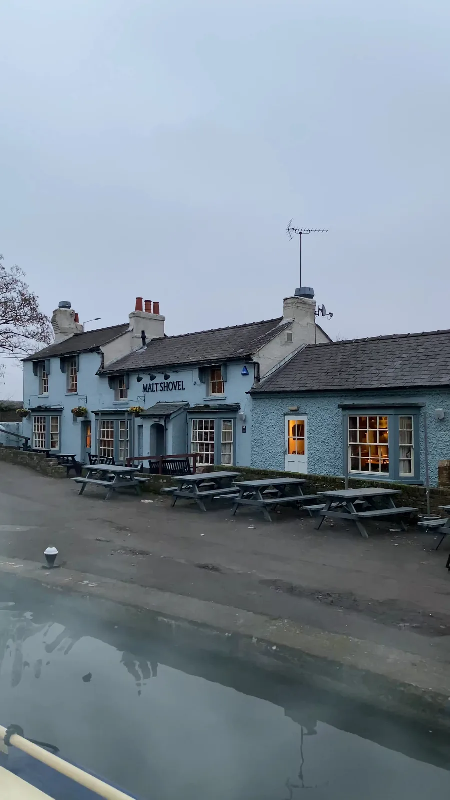 The Malt Shovel - Vintage Inns Contemporary (Uxbridge, Iver Lane)