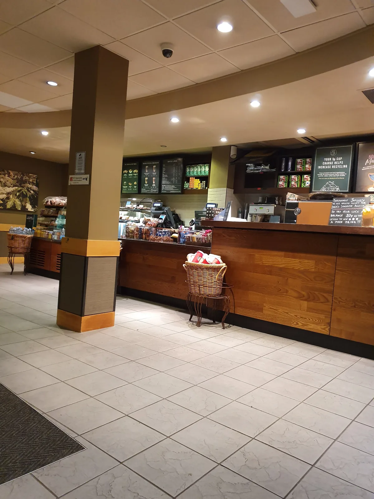 Starbucks ® (Teddington High Street)
