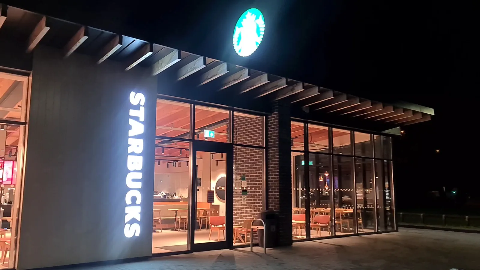 Starbucks ® (Gosport)